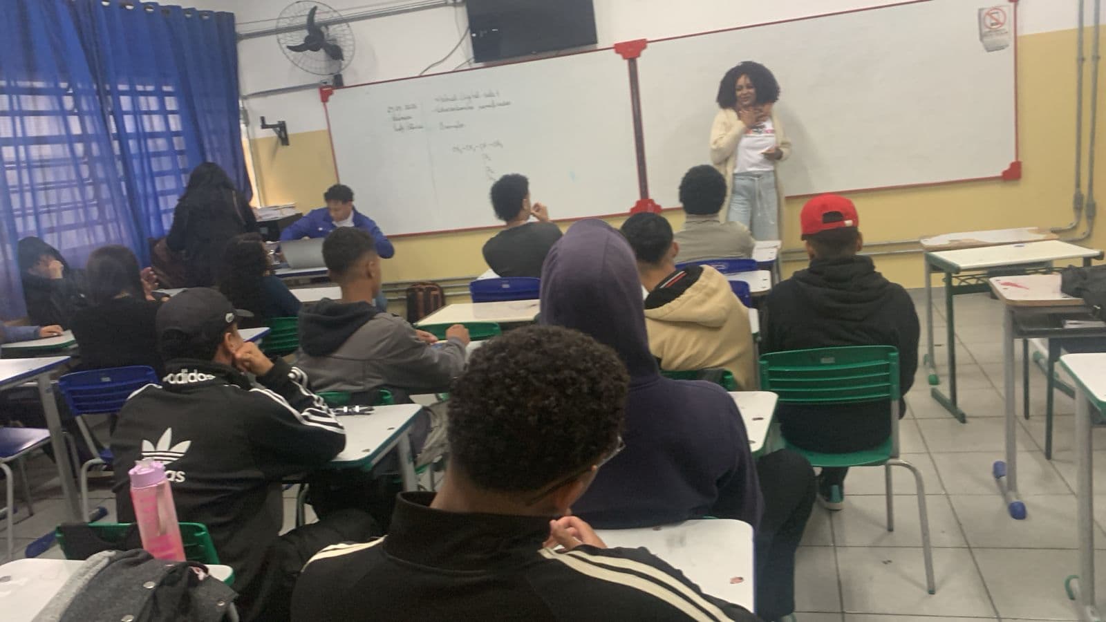 Palestra preventiva realizada com estudantes — registro 1