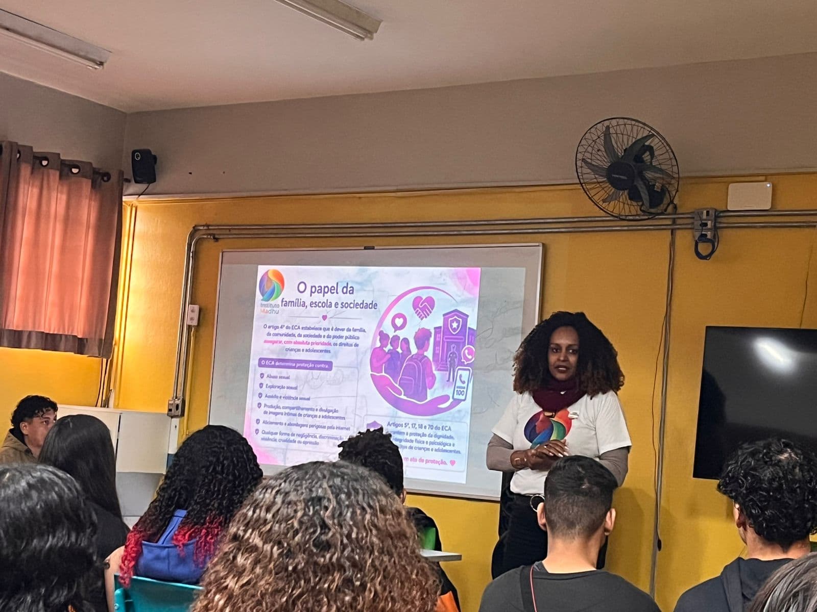 Palestra preventiva realizada com estudantes — registro 4