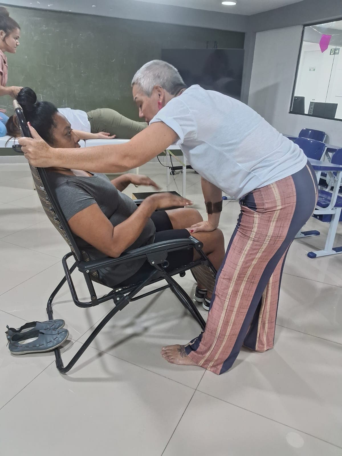 Atividade de terapia integrativa promovida pelo Instituto Madhu — registro 1